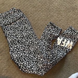 COPY - White fox leggings
